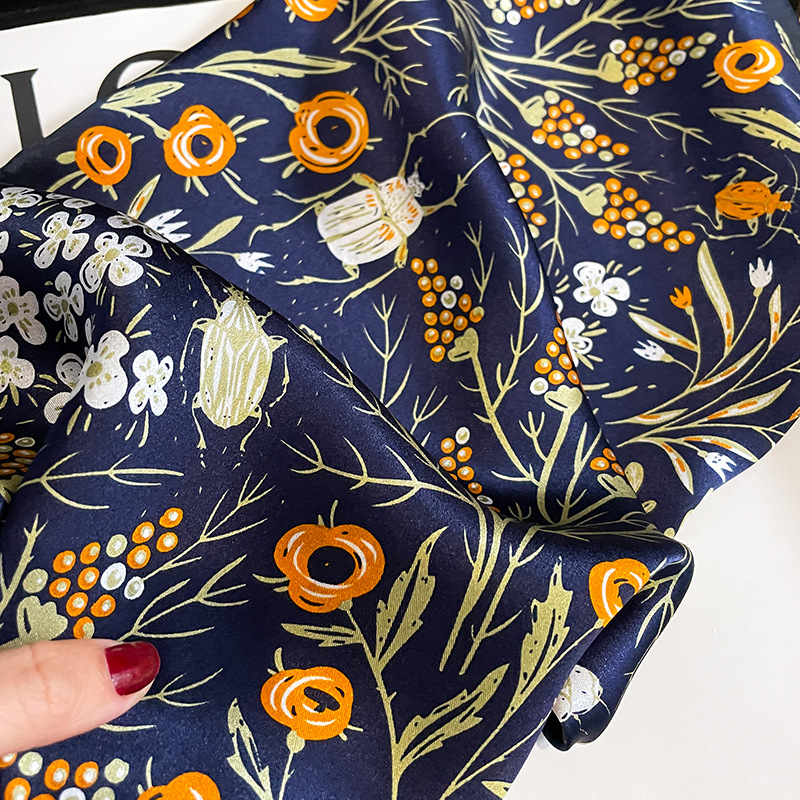 2026 Modischer 100% Echtseide  – Scarf Silk Square Bewertung und Preis