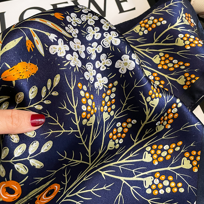 2026 Modischer 100% Echtseide  – Scarf Silk Square Bewertung und Preis